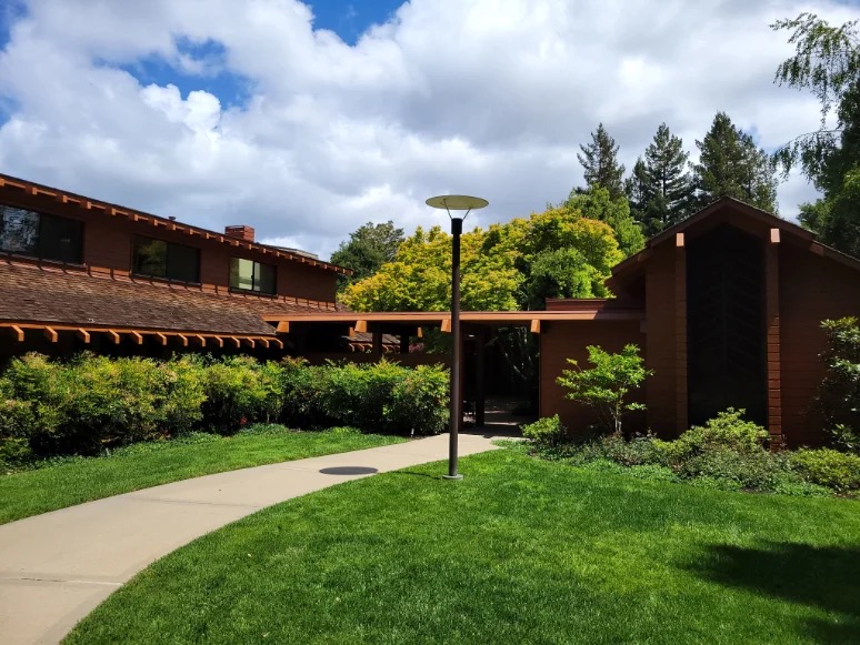 Craftsman ranch exterior